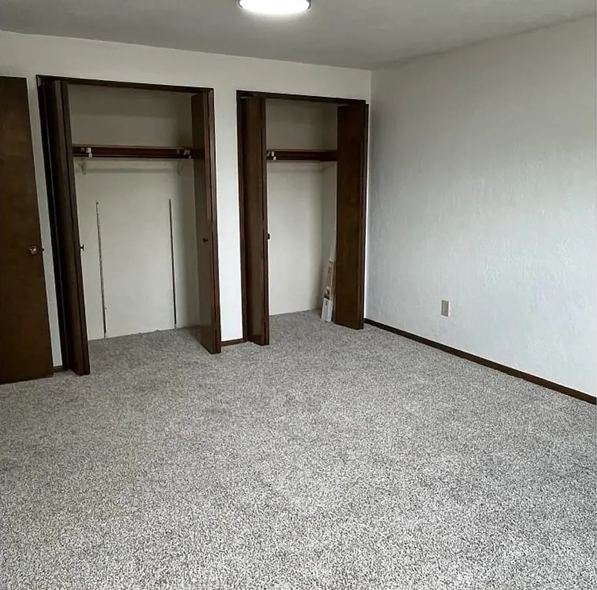 2 bed, 1.5 bath, $875 — Photo 4