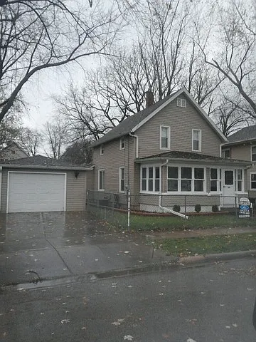 439 Kingsbury Ave photo 1