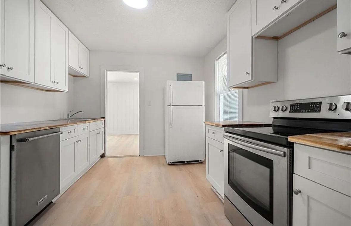 3 bed, 1111 sqft, $1,400 — Photo 4