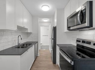 1720 Cook St, Victoria, BC V8T 3P3, Victoria, BC V8T 3P3