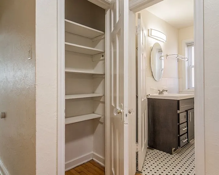 (204) 7339 Dartmouth Ave — Photo 11