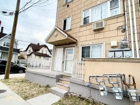 14-03 Chandler St, Far Rockaway, NY 11691