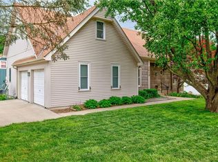 2013 NW 9th St, Blue Springs, MO 64015