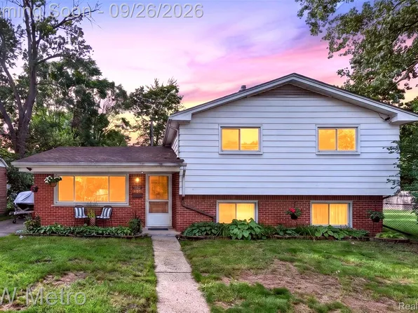 348 E Evelyn Ave, Hazel Park, MI 48030