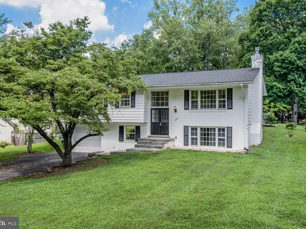 11733 Ambleside Dr, Potomac, MD 20854