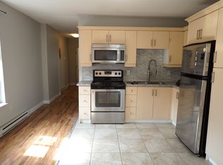 469 King St W #3, Hamilton, ON L8P 1B8