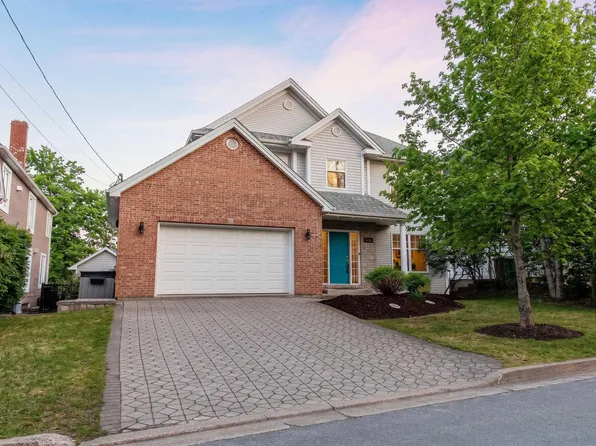 5706 Southwood Dr, Halifax, NS B3H 4P4