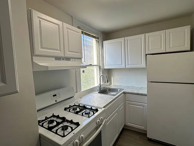 517 Cathedral St #5 — Photo 15