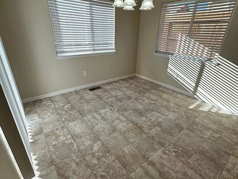 4561 Spaight Way — Photo 8