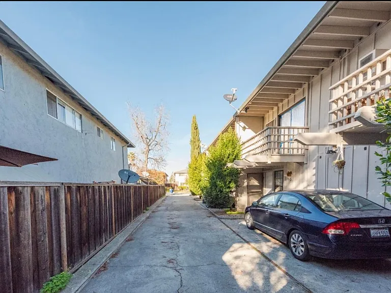 190 Adler Ave — Photo 24