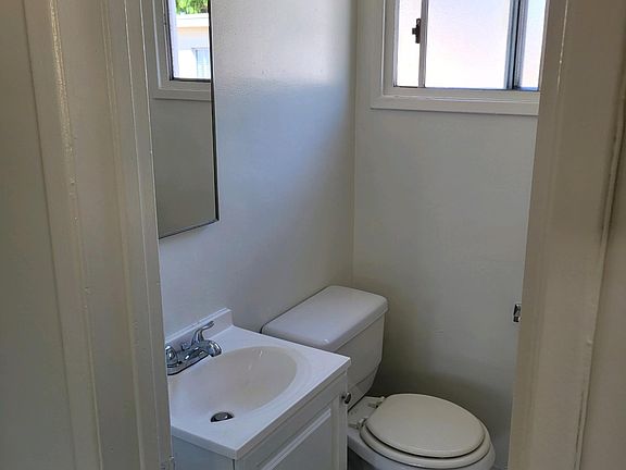 3rd image of 3731 Mentone Ave APT 14