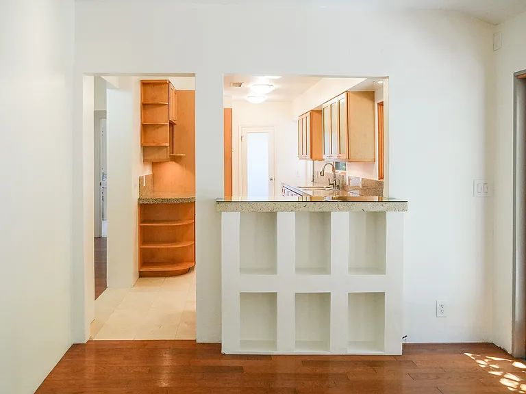 3920 Stansbury Ave — Photo 6