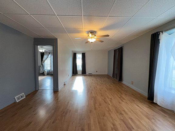 5th image of 104 Tama St