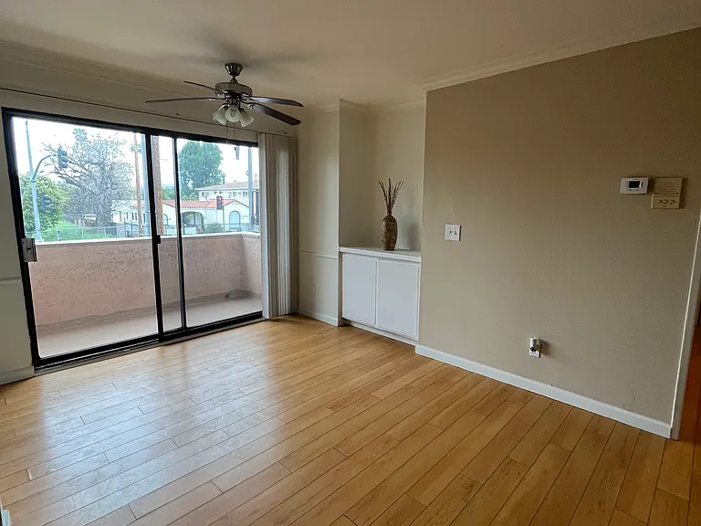 14157 Vanowen St #101 — Photo 13