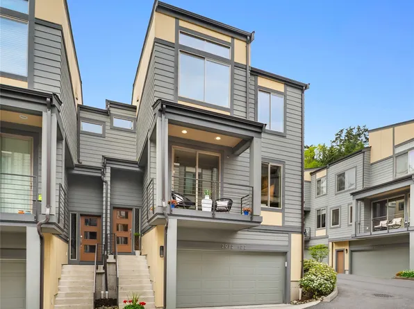 2972 76th Place SE #102, Mercer Island, WA 98040