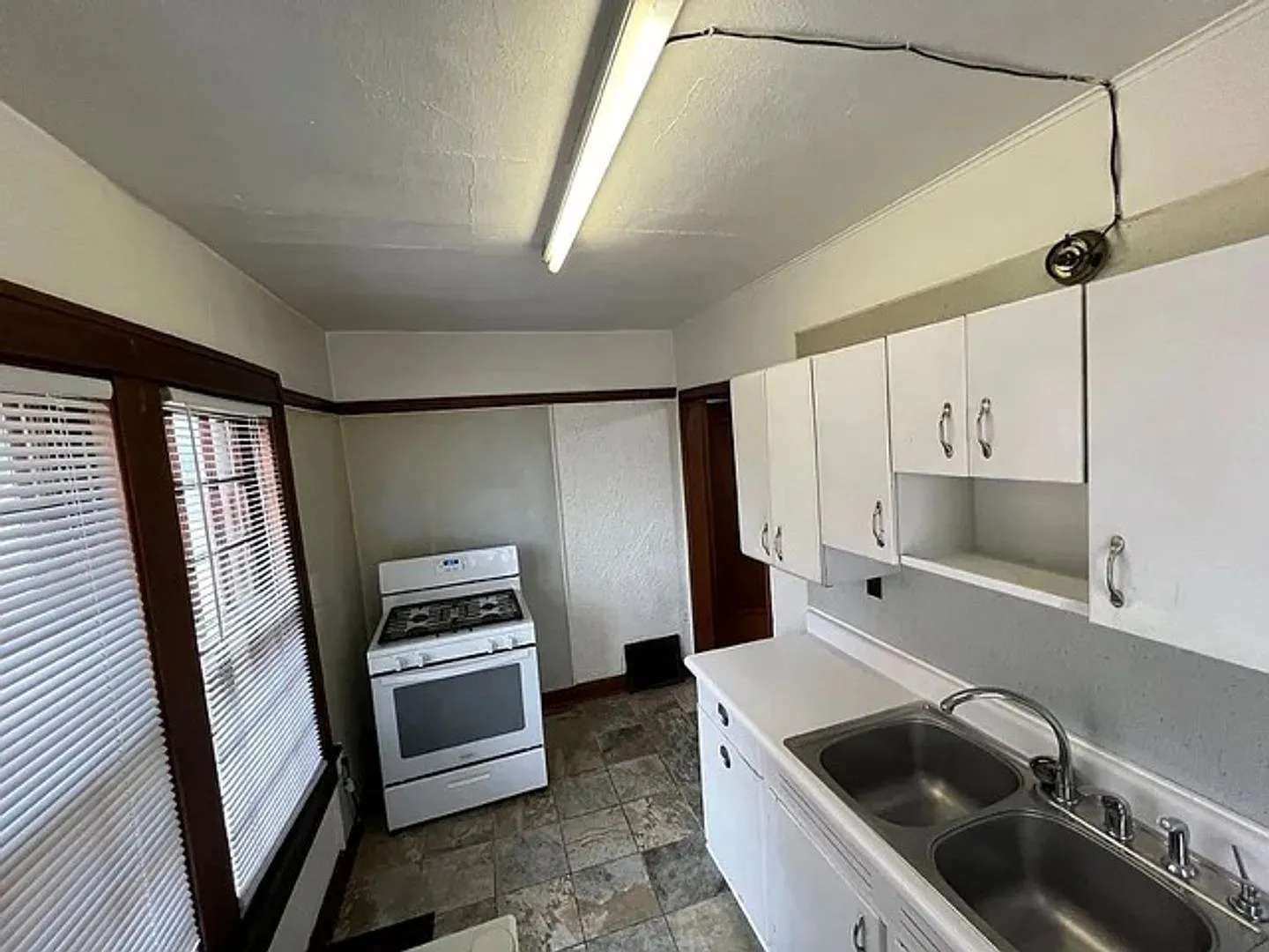 1503 S. Walnut — Photo 3