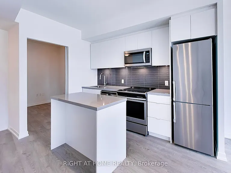 8868 Yonge St #208E — Photo 18