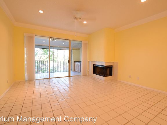4th image of 451 Hamptoncrest 307 Cir