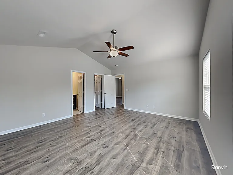 448 Courtland Dr — Photo 9