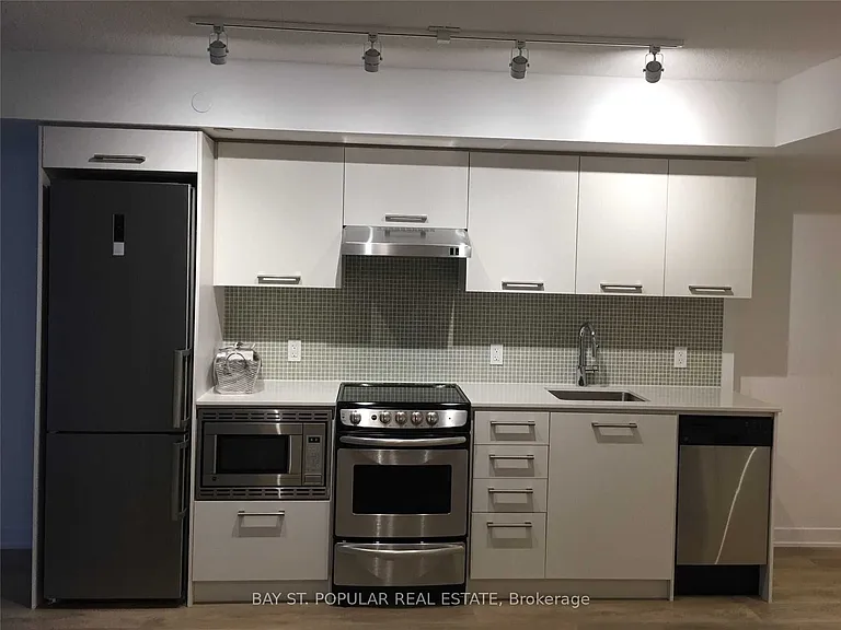 87 Peter St #1019 — Photo 2
