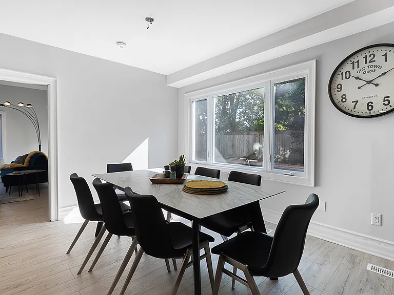 240 Blackburn Ave — Photo 8