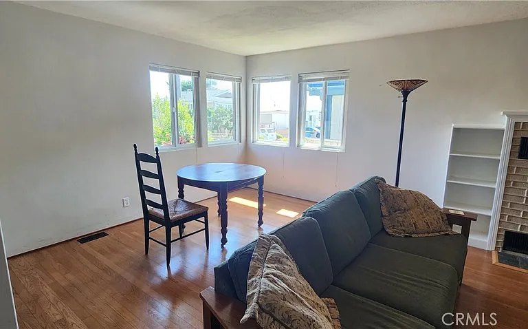 265 Chatham Ln — Photo 13