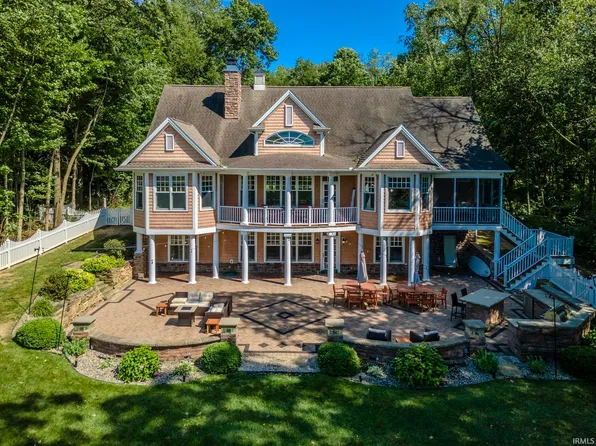 1522 Eastgate Dr, Kendallville, IN 46755