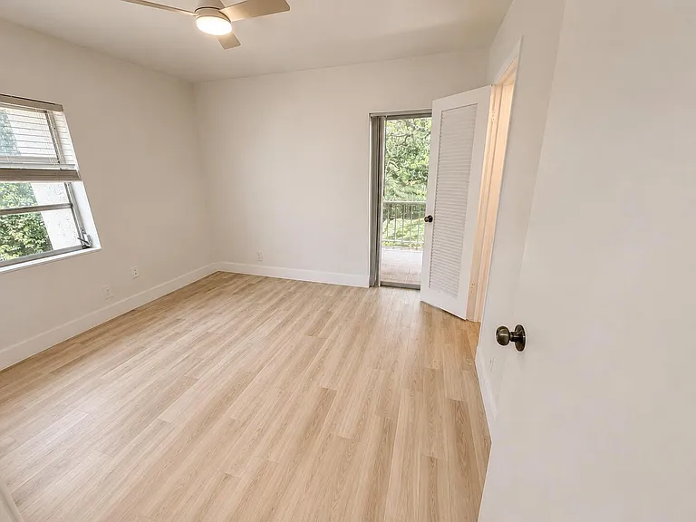 610 NW 13th St #210 — Photo 12
