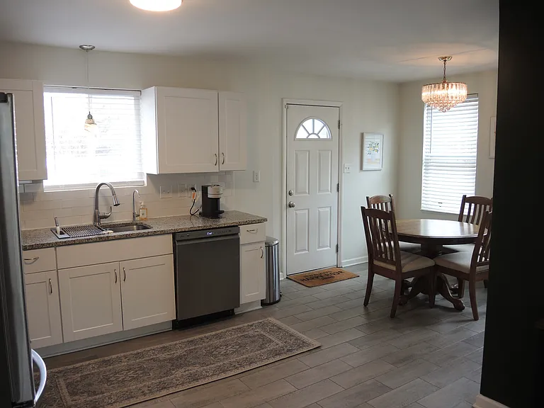 926 Clanton Rd — Photo 7