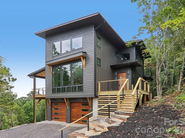 76 Busters Dr, Waynesville, NC 28786