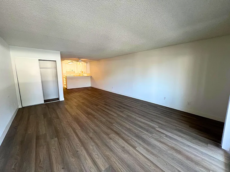 Hillside Terrace Apartments — Photo 2