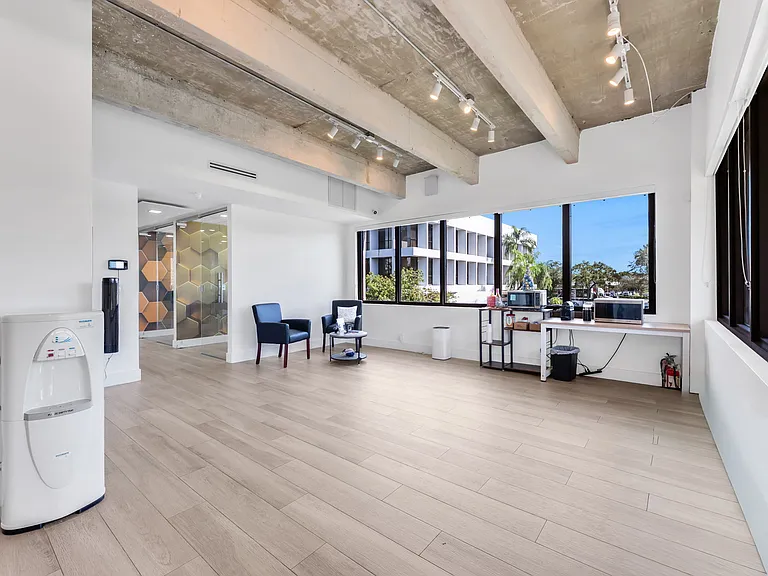 3595 Sheridan St #210 — Photo 9