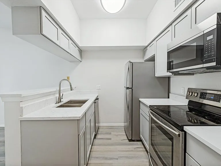 2626 Holly Hall St #605 — Photo 7