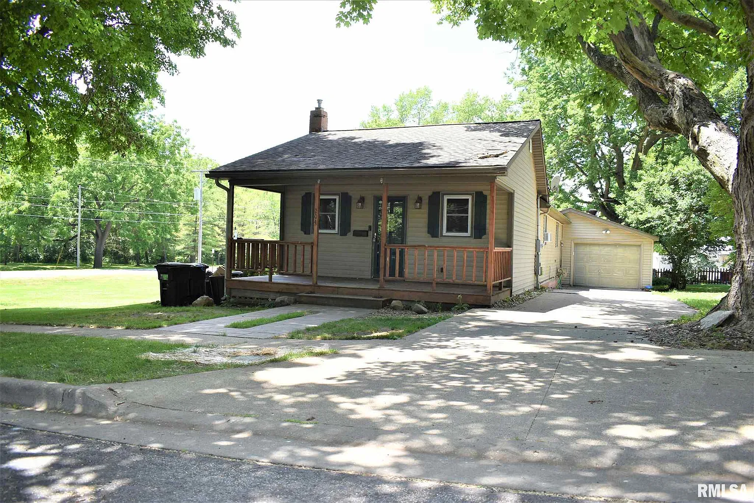 204 N Shaft St photo 1