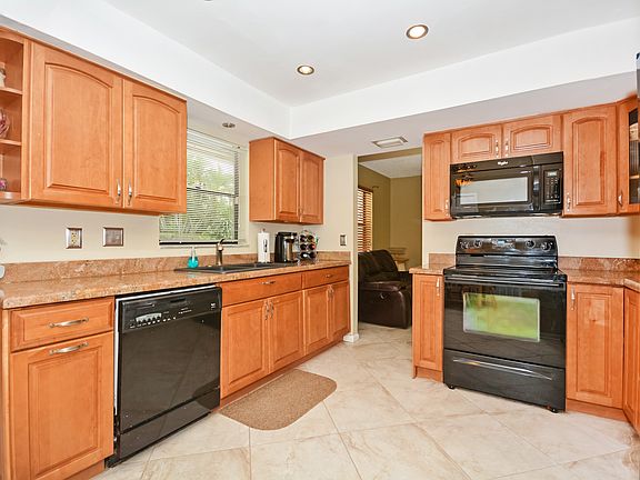 3rd image of 4258 Nw 6th Court