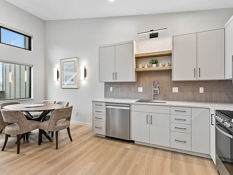 2517 Vallette St #101 — Photo 23