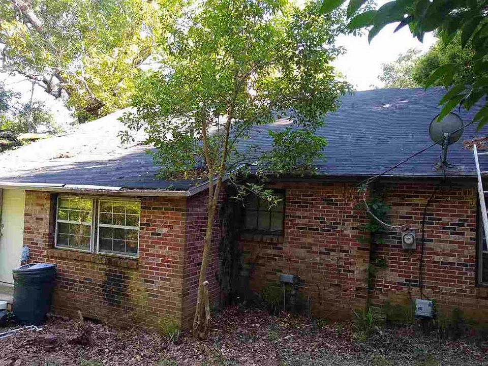 2nd image of 2528 Racing Rd