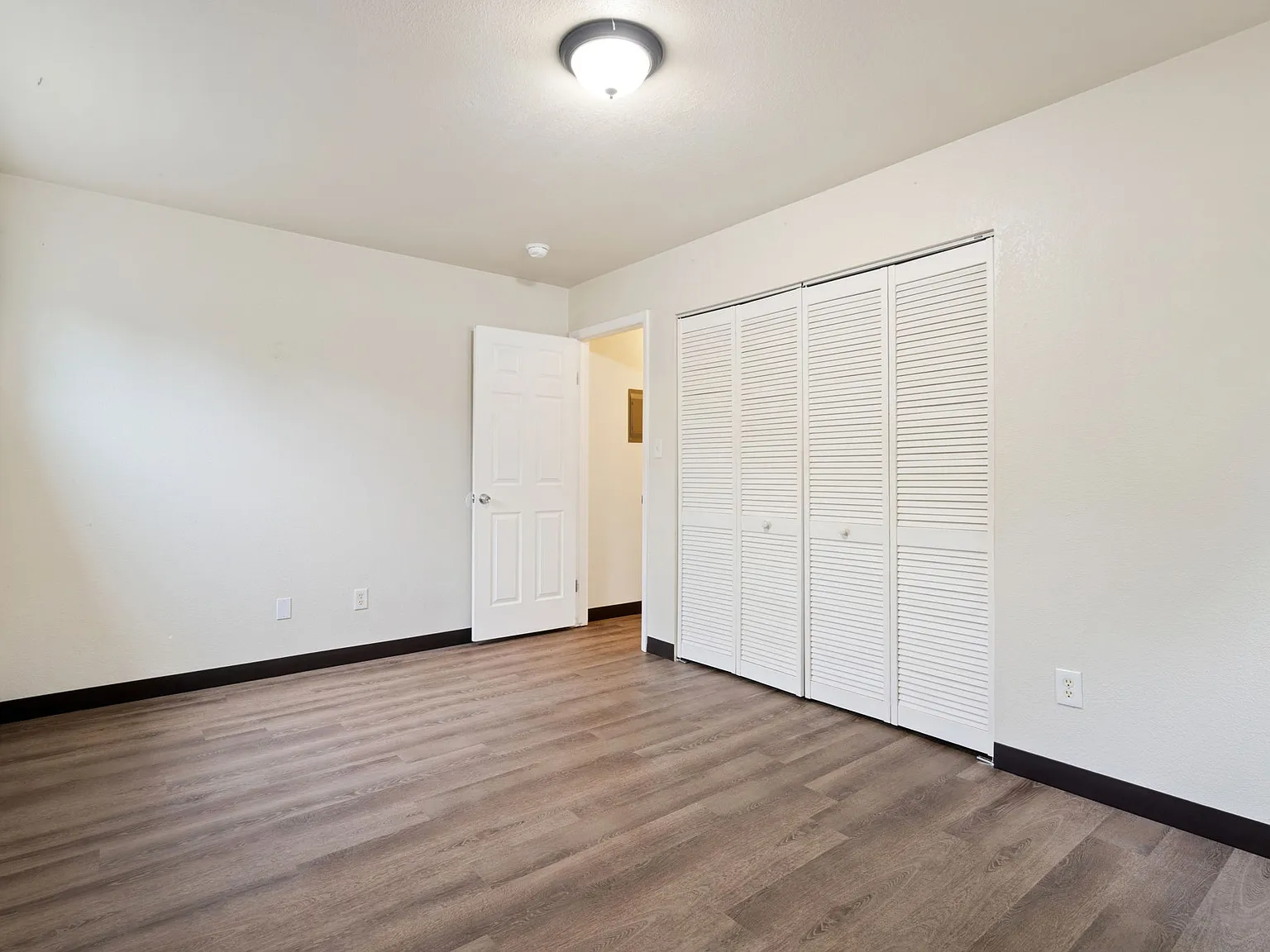 2 bed, 866 sqft, $1,500 — Photo 2