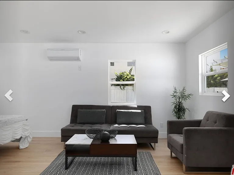 22054 Avenue San Luis — Photo 23