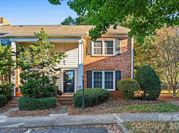 6709 Constitution Ln, Charlotte, NC 28210
