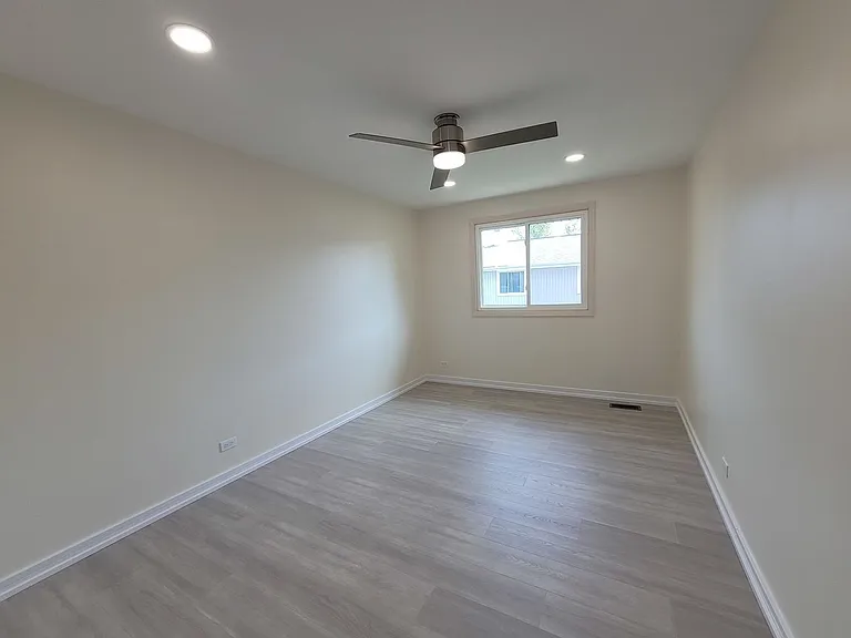 1722 Warwick Ct — Photo 11