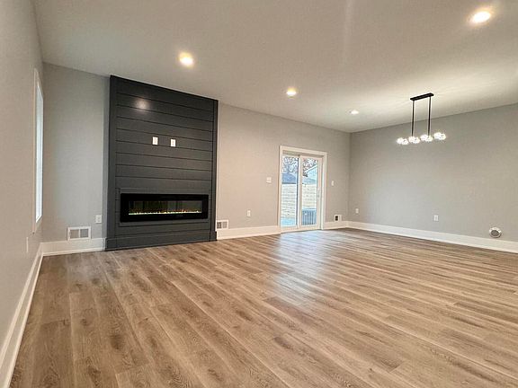 5th image of 813 Ensign Avenue