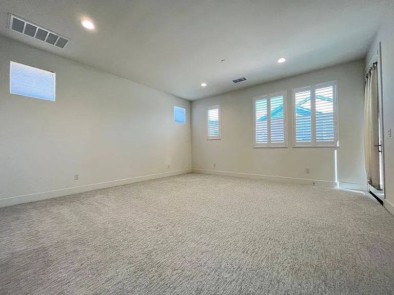 301 Sawbuck — Photo 16