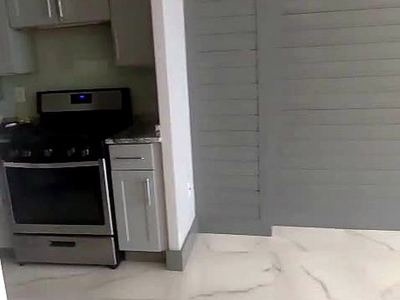 2nd image of 100A1017 Wells St #1017