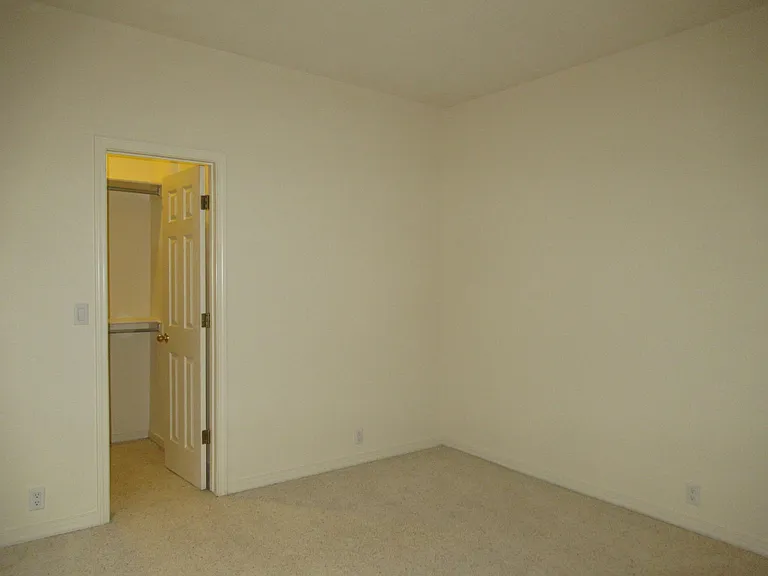 4016 Pasaje Pl NW — Photo 39