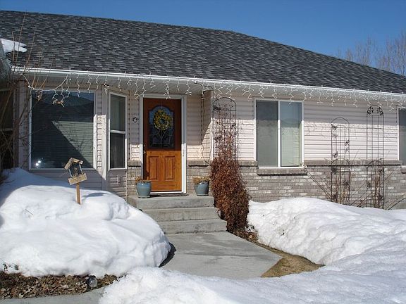 2nd image of 980 Hillview Dr