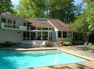 2880 Kersdale Rd, Pepper Pike, OH 44124