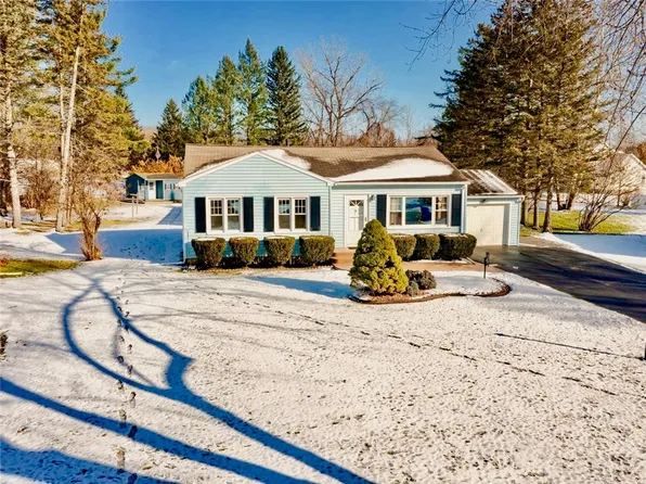 18 Starlite Dr, Rochester, NY 14624