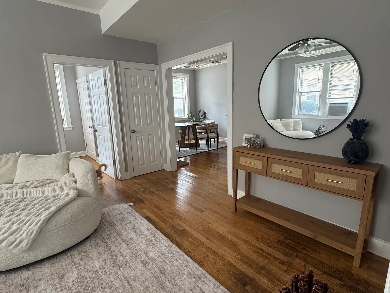 1 bed, 875 sqft, $1,200 — Photo 2