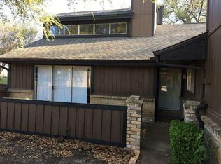 5614 Oak View Dr, Fort Worth, TX 76112